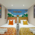 The Old School House - Luxury Themed Apartments